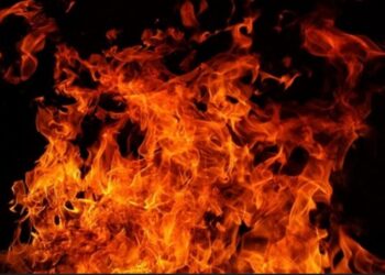 कवाडी स्टोरमा विद्युत् सर्ट भई आगलागी, १५ लाख बराबरको क्षति