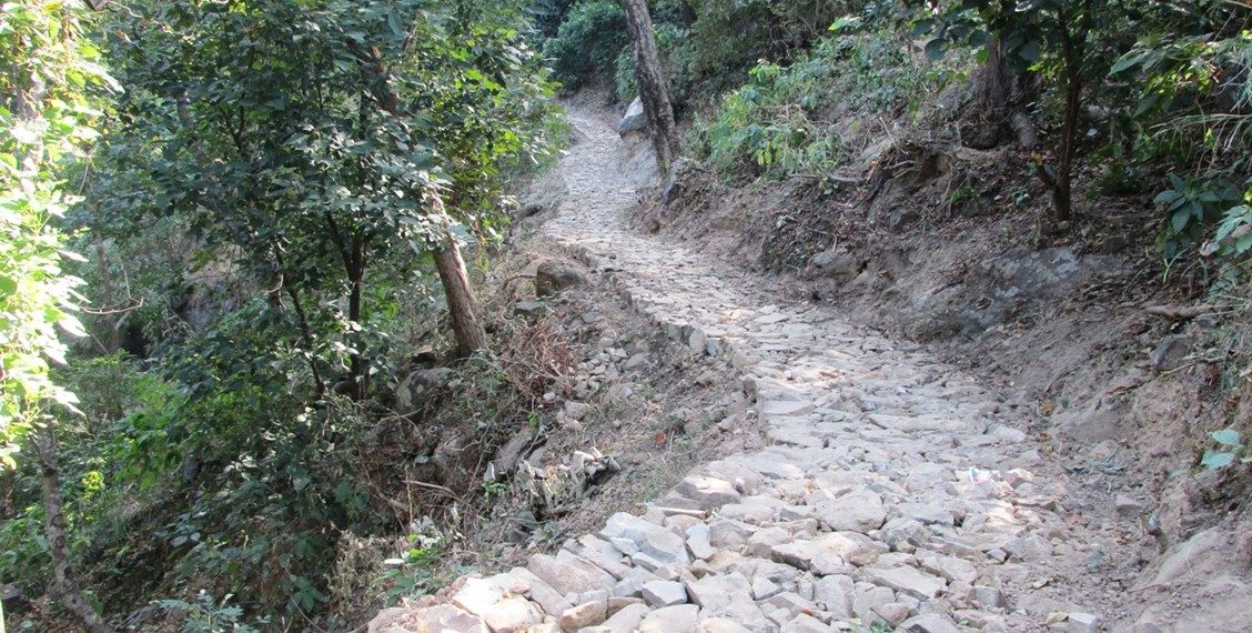 पर्यटन प्रवर्द्धनका लागि बतासे झर्ना पदमार्ग
