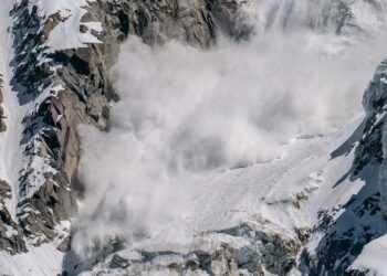 हिमपात र वर्षाले खुसी भए किसान