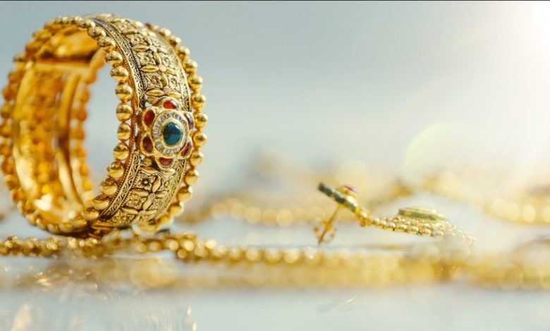 तोलामा एक हजार तीन सयले घट्यो सुन