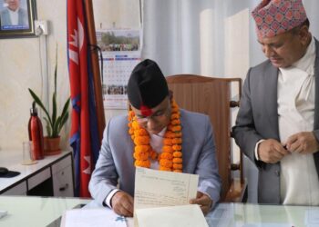 मुख्यमन्त्री कँडेलद्वारा शपथ ग्रहण