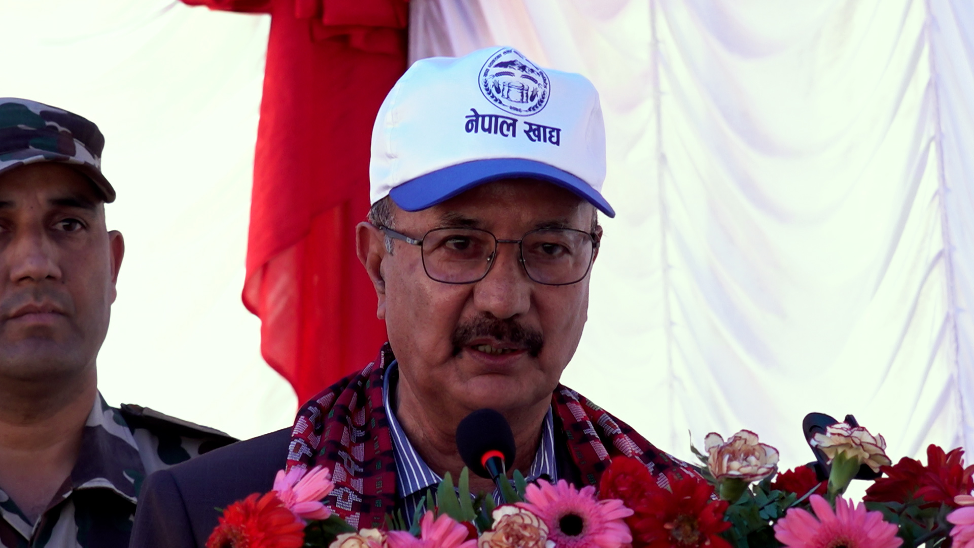 आम नागरिकको सुविधाका लागि सुपथ मूल्य पसल: मन्त्री रिजाल