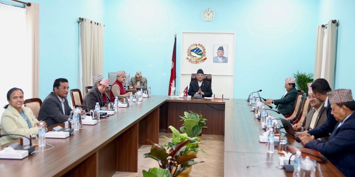 नयाँ बैठककक्षमा मन्त्रिपरिषद्को बैठक जारी