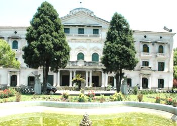 इन्जिनियरिङ पढ्ने भवन नै जीर्ण