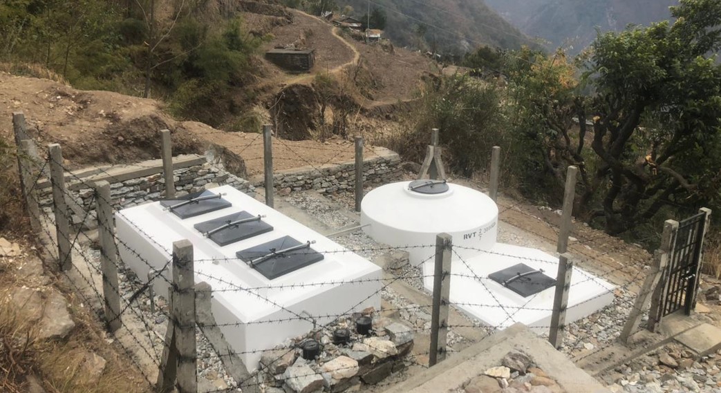 दुई हजार तीन सय ८० खानेपानी आयोजना निर्माण