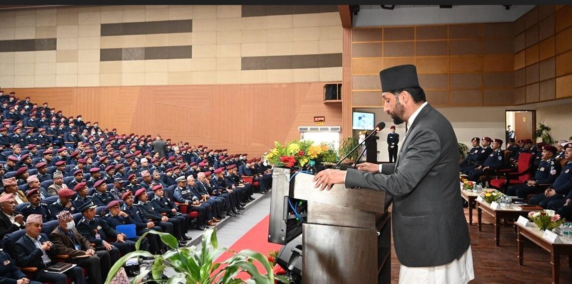 घटनाको प्रतिवादी आदेशले होइन प्रमाणले बनाउनुस्: गृहमन्त्री लामिछाने