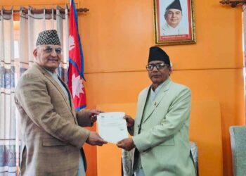 गण्डकी प्रदेश सरकारका मुख्यमन्त्री सुरेन्द्रराज पाण्डेले बुझाए राजीनामा