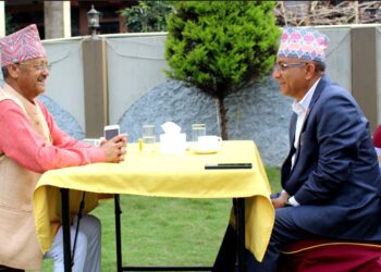 प्रदेश प्रमुख शर्मा र नगर प्रमुख आचार्यबीच भेटवार्ता