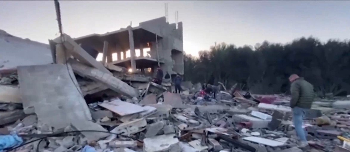 गाजामा प्यालेस्टाइनीको मृत्यु हुनेको संख्या २१ हजार नाघ्यो