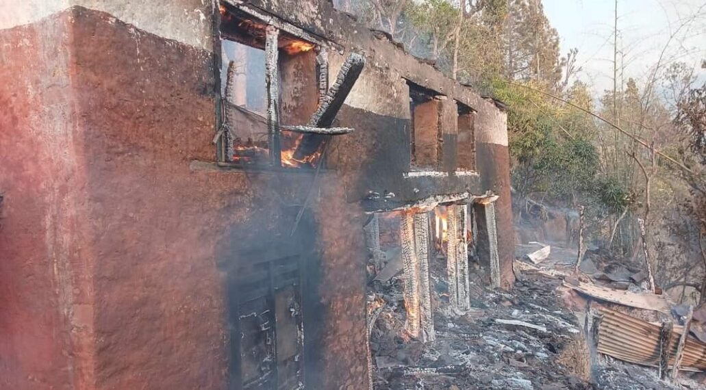 धारापानीमा भीषण आगलागी, कम्तीमा २० घरगोठ जले