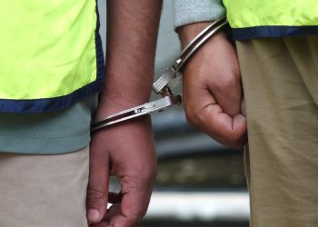 स्रोत नखुलेको दुई करोड ३० लाख रकमसहित चार जना पक्राउ