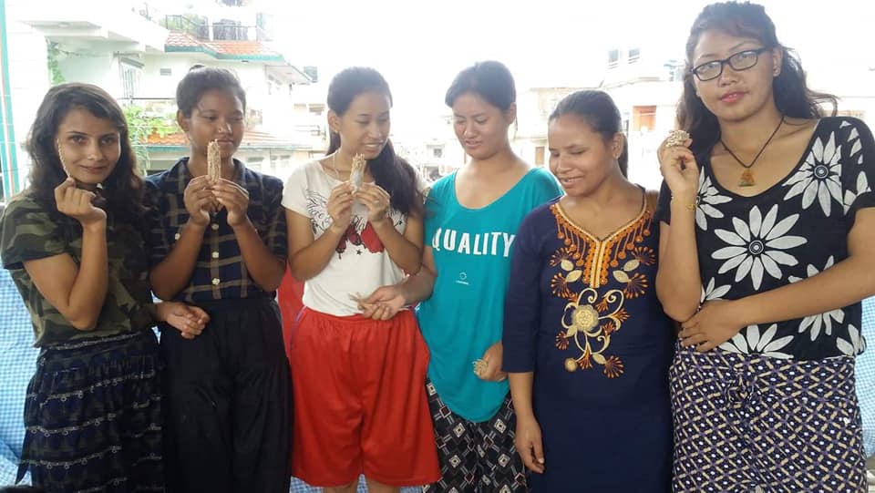 नेत्रहीनहरूको सहयोगार्थ ‘अँध्यारोमा खानपिन’