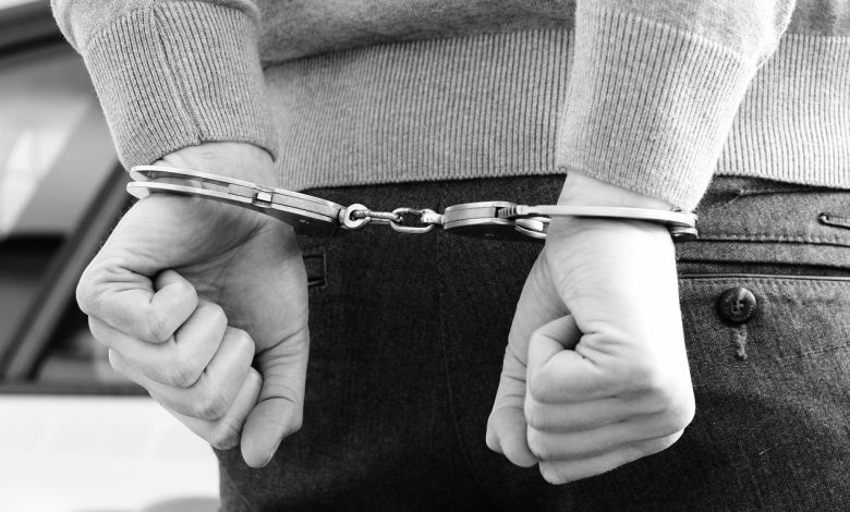 लागुऔषधसहित १० कारोबारी पक्राउ