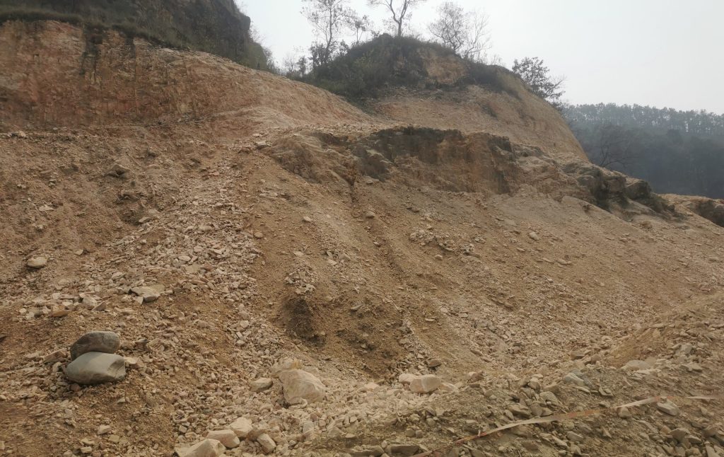 पृथ्वी राजमार्गको म्याग्देमा पहिरो, यातायात आवागमन अवरुद्ध