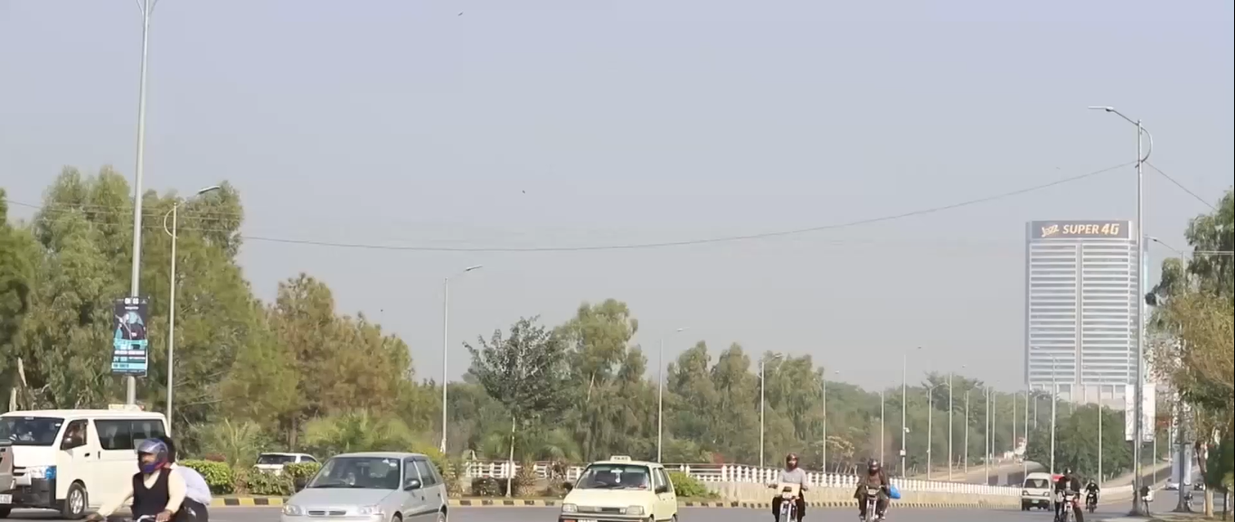 उत्तरपश्चिम पाकिस्तानमा बस खाल्डोमा खस्दा ६ जनाको मृत्यु, १५ जना घाइते