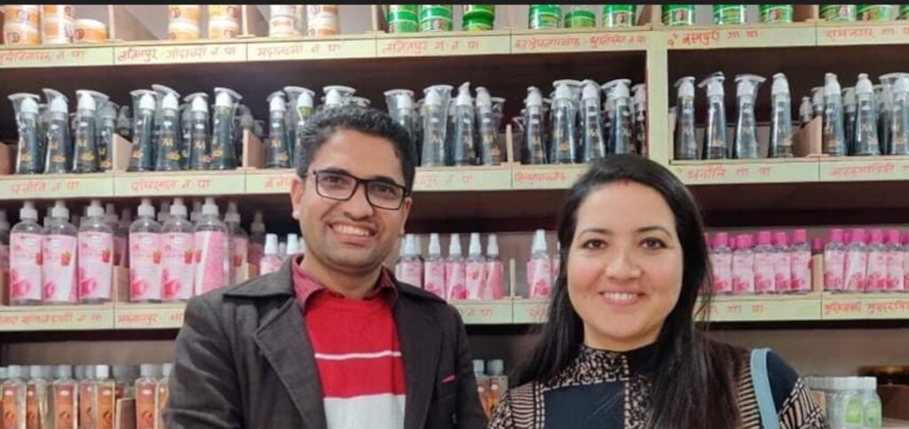 स्वदेशी उत्पादनको प्रवर्द्धनमा रमाउँदै दाहाल दम्पती